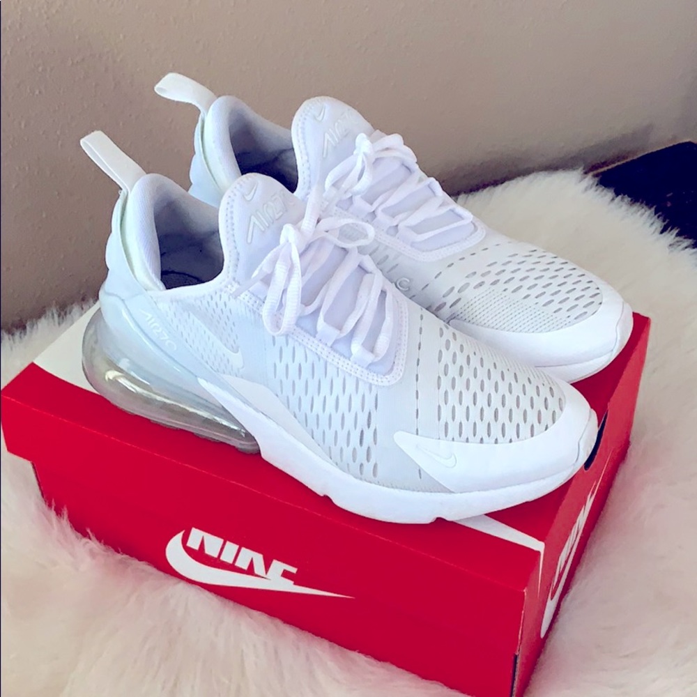 White Nike AirMax 270’s